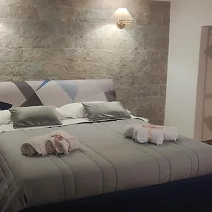  Apartment Biancaneve Little House